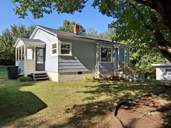 Building Photo - 1764 6th Ave NW