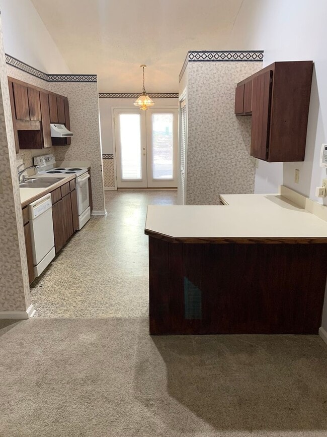 Photo - 128 Chesapeake Ct