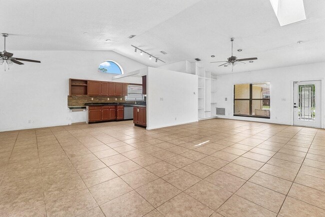 Photo - 14616 Autumn Ave