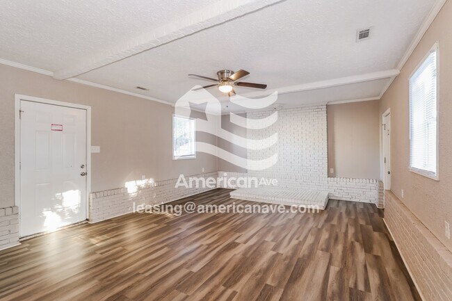 Photo - 1118 Alderman St NE House