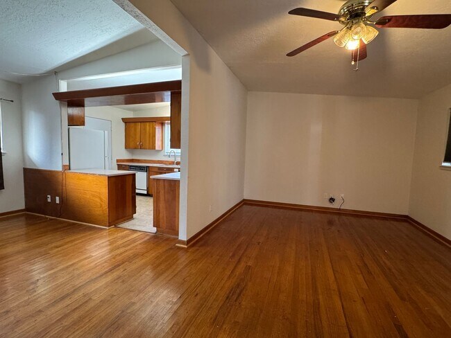 Photo - 3907 NW Denver- AVAILABLE NOW!!