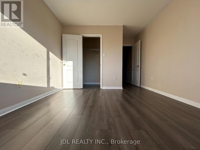 Photo - 233 Rouge River Dr