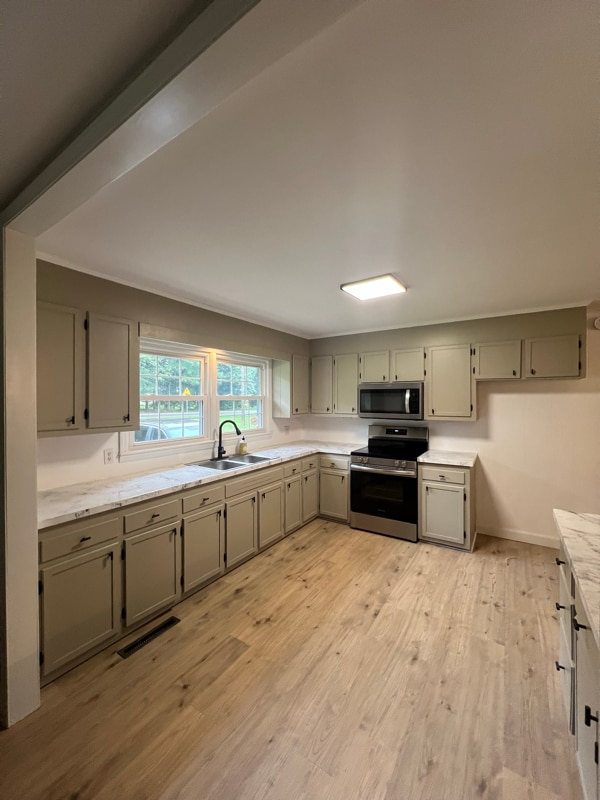 Building Photo - 1321 Glenwood Rd Rental