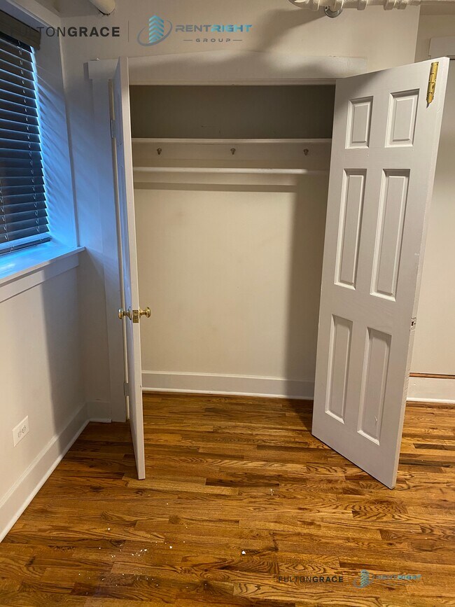 Photo - 845 W Agatite Ave Unidad 845-3G