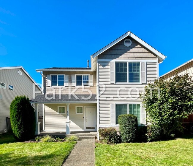 Building Photo - 3 Bedroom 3 Bathroom + Loft DuPont Home!