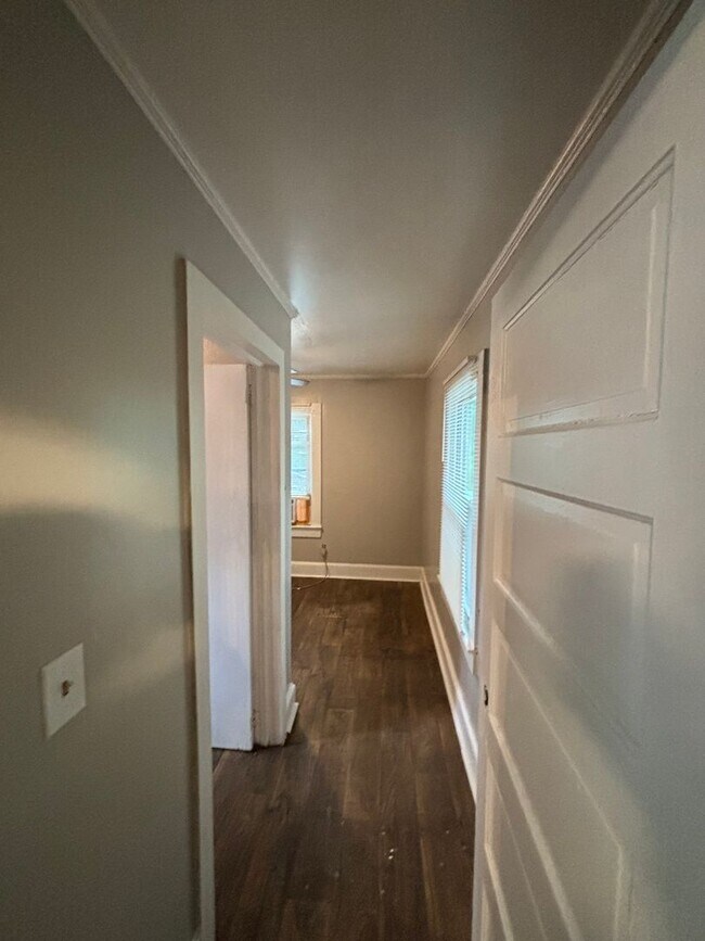 Photo - Spacious 2 Bed House - Waiting for you to Call HOME! DEPOSIT-FREE Renting option thru OBLIGO! Dep...