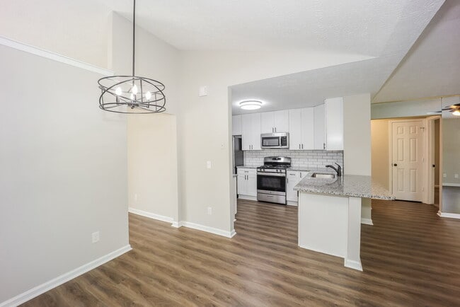 Photo - 320 Emerald Green Ct