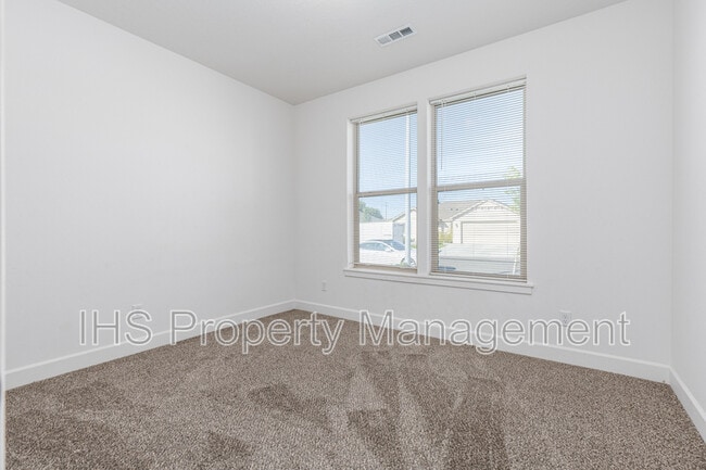 Photo - 1127 S Blueberry Pl