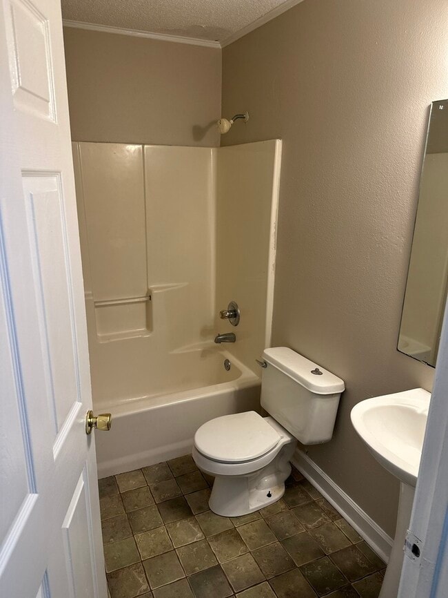 Photo - 3005 Godwin Ln