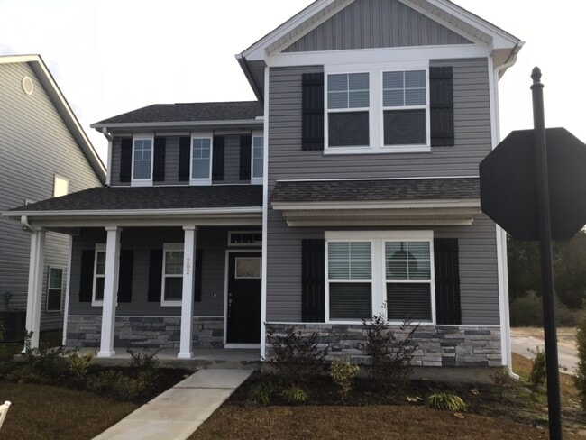 Building Photo - 202 Dogwood Cir