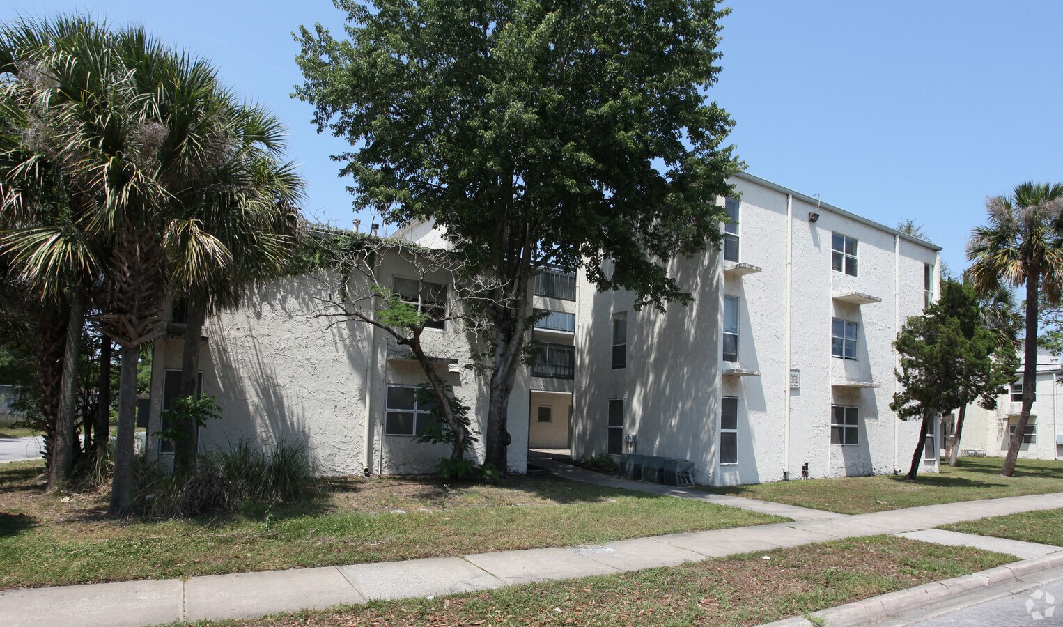 Cascade Apartments - Cascade Apartments