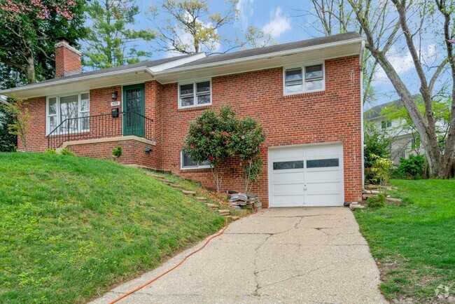 Building Photo - 3 BD 3 BA Mid-century Ranch in Arlington Rental