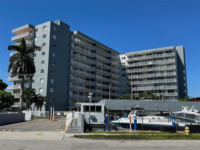 Photo - 1800 NW 24th Ave Unidad 901
