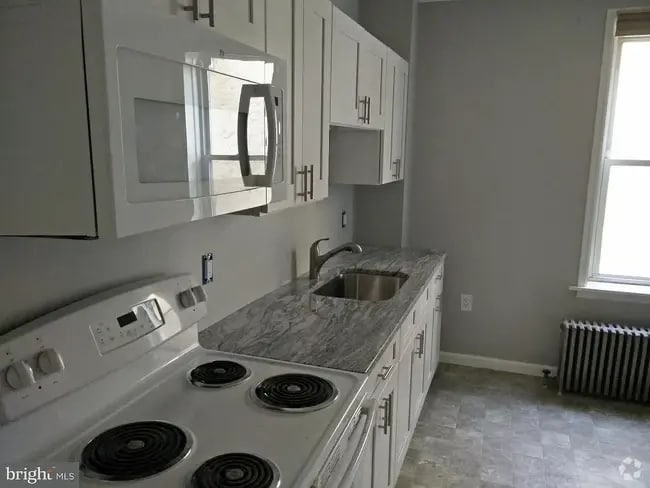 Building Photo - 226-2 Yost Ave Unit Apt 1