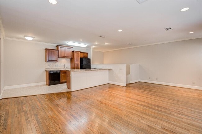 Photo - 6503 Mapleridge St Apartment Unit F
