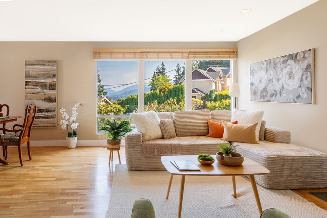 Photo - 16654 SE 26th Pl