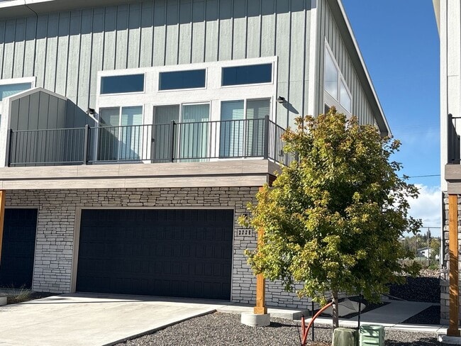 Building Photo - 222 Miller Ln Unit B Rental