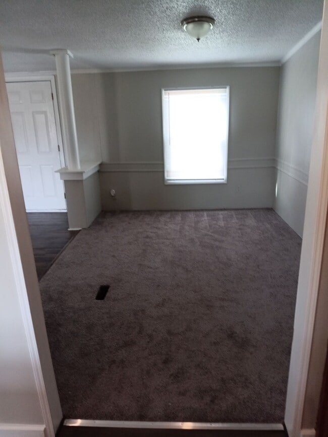 Photo - 325 E Jewett Ave