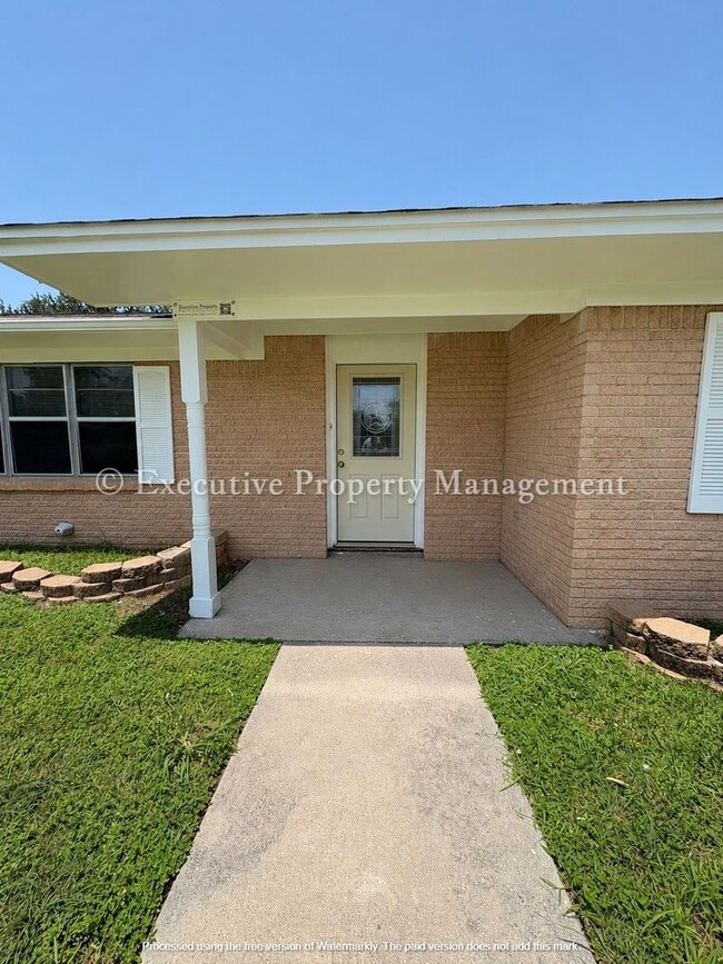 Photo - 616 Cedar Dr