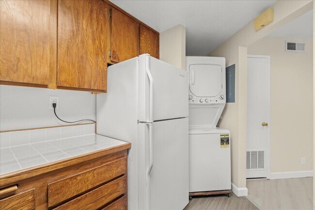 Photo - 999 W Evelyn Ave