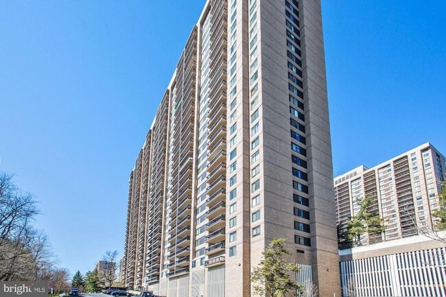 Building Photo - 3701 S George Mason Dr Unit 1112N