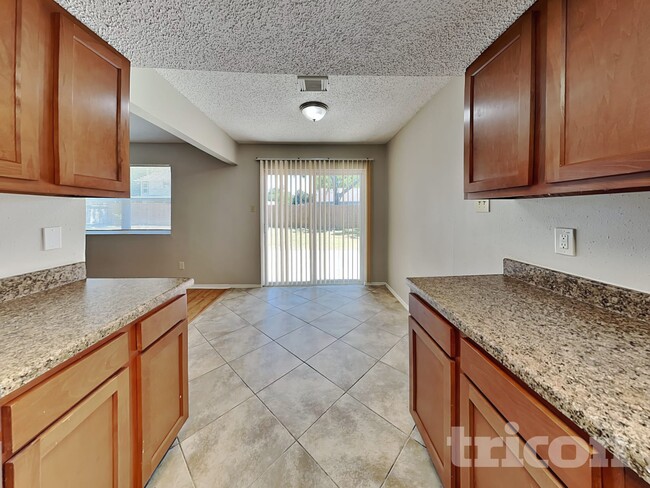 Photo - 1911 Deaf Smith Dr