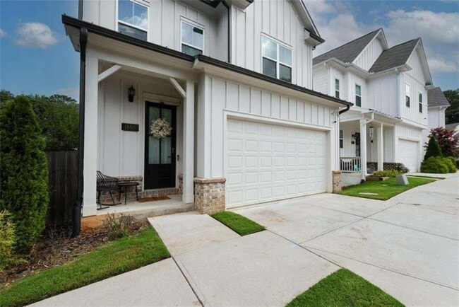 Photo - 1860 Commons Pl NW