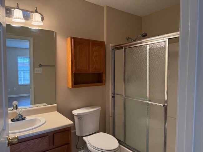 Photo - Maryville 37804 - 3 Bedroom, 2 bath, 1 level Maryville City Home - Contact Vicki Everbach (865) 6...