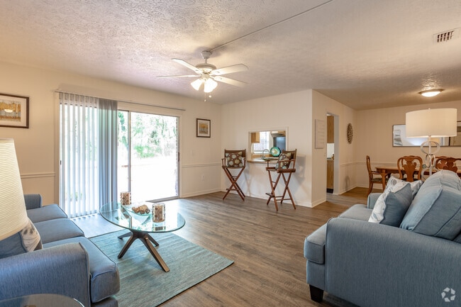 C6-1: 2BD,2BA - 1,150SF - Carlton Arms of South Lakeland