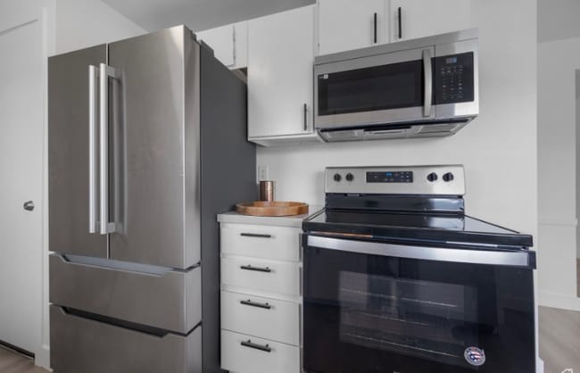 Photo - 686 Tomahawk Dr Unit TOP