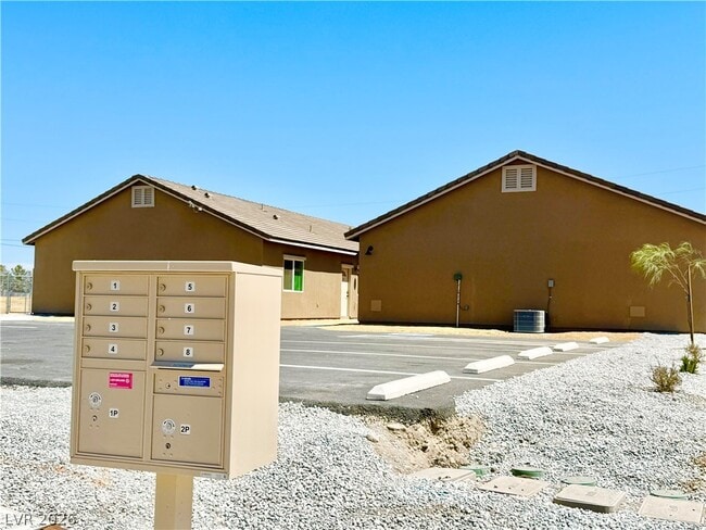 Building Photo - 461 Comstock Ave