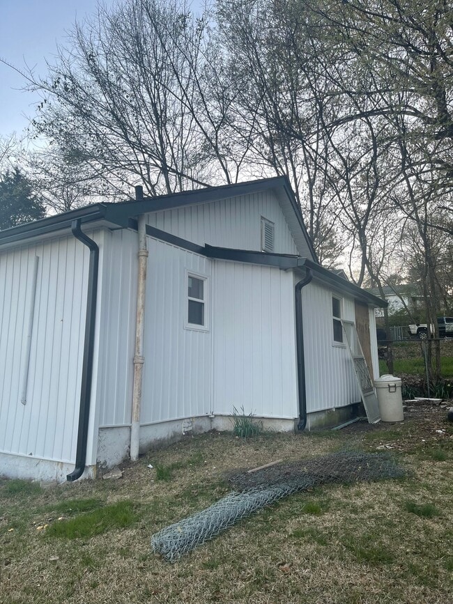 Photo - 609 Ledford St