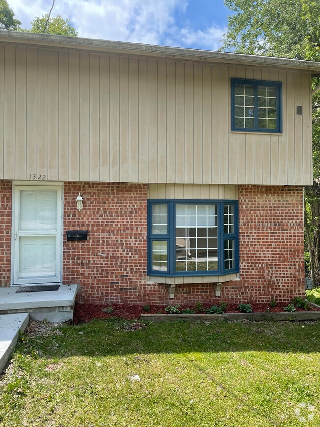 Building Photo - 1322 Randall Pl Rental