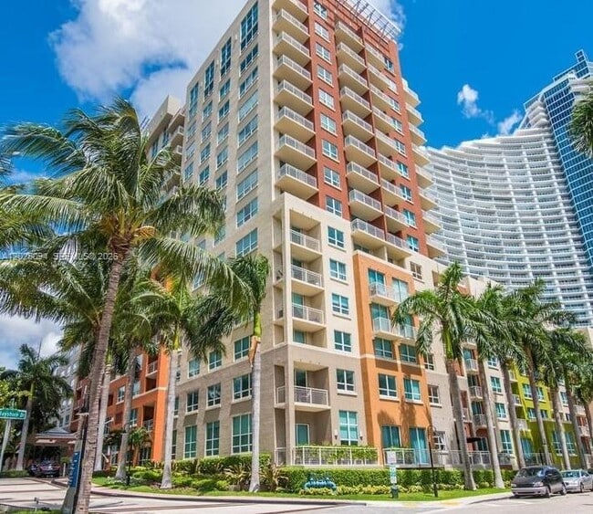 Building Photo - 2001 S Biscayne Blvd Unit 2508