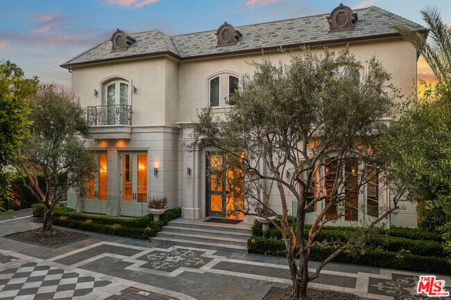 Building Photo - 718 N Rodeo Dr Rental