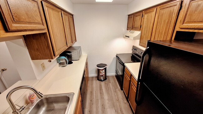 Kitchen - 1015 Ravens Crest Dr Unit 1015