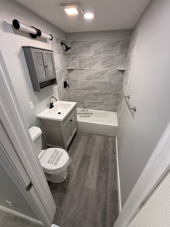 Photo - 1120 Passmore St