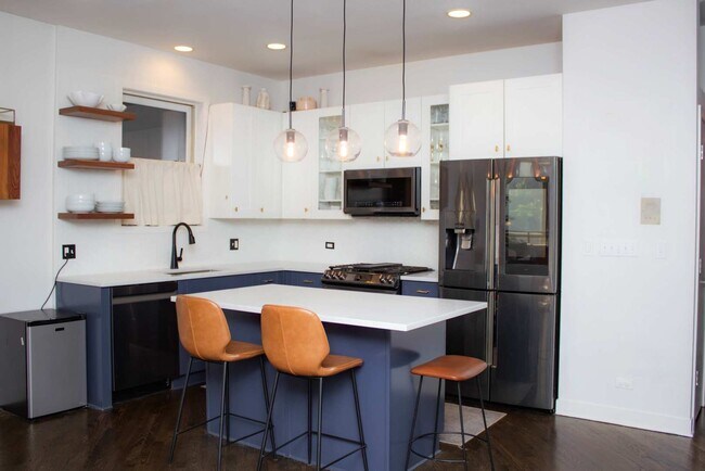 Photo - 1022 N Marshfield Ave Unit 1