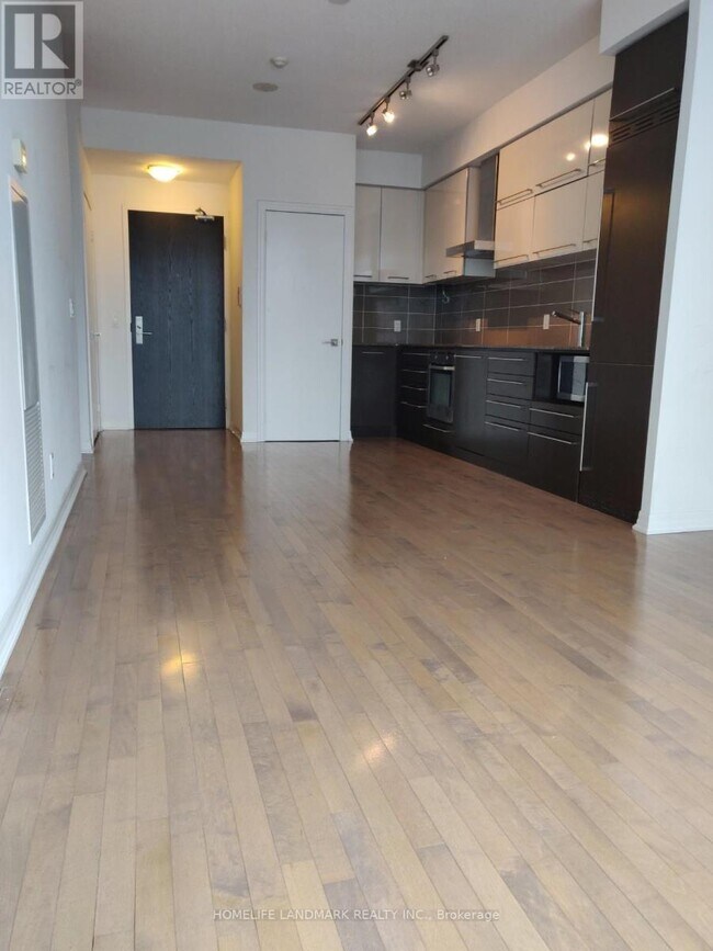 Photo - 770 Bay St. Unit Ph305