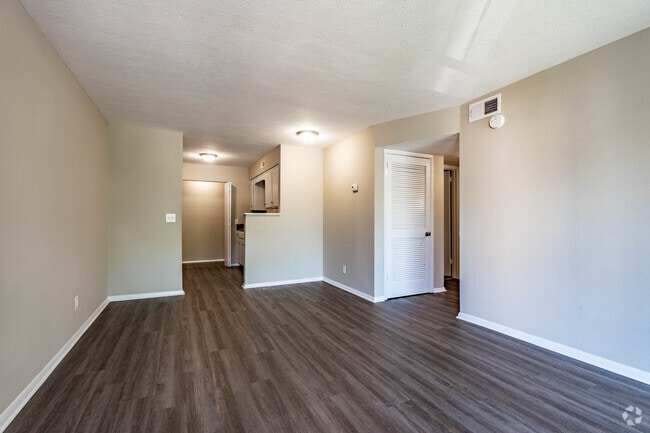 Z357 2BR 2B 884Sq ft. Living room