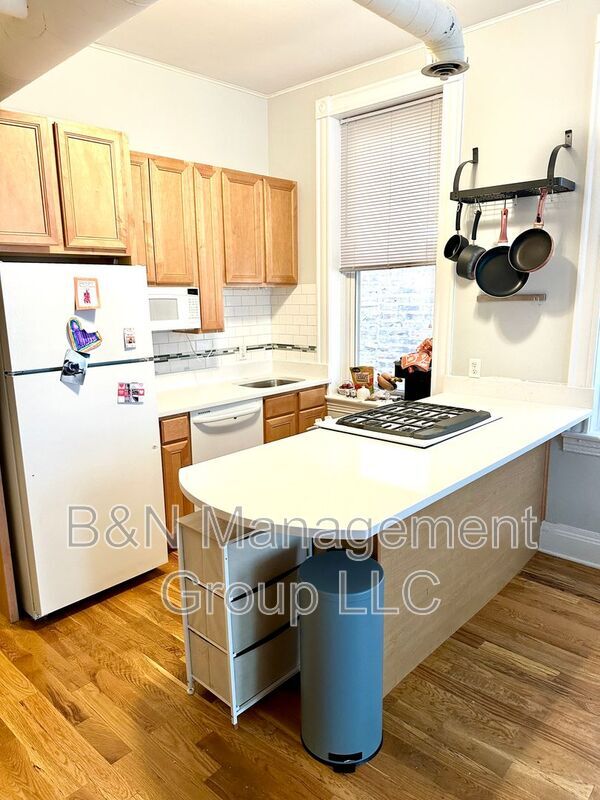 Photo - 2337 N Janssen Ave Unit 2F