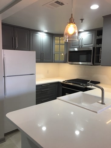 Kitchen - 4808 Moorland Ln Unit 902