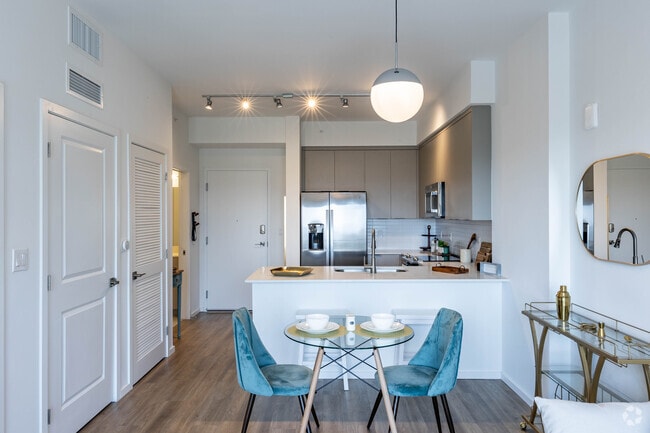 1 BR, 1.5 BA 681SF - Oaklyn