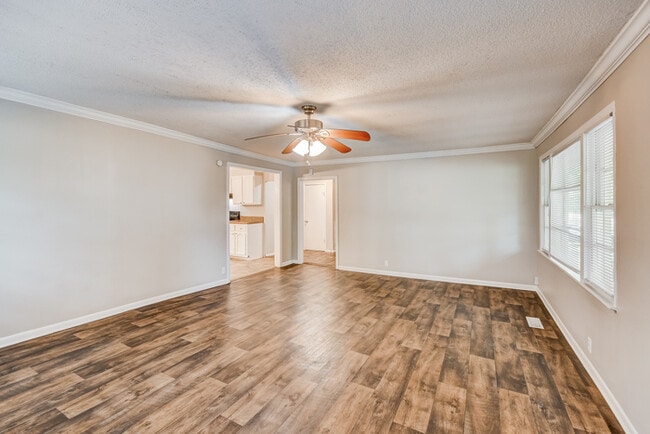 Photo - 3776 Hilltop Rd SE