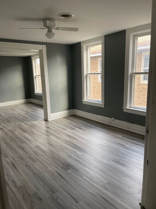 Photo - 316 W 20th St