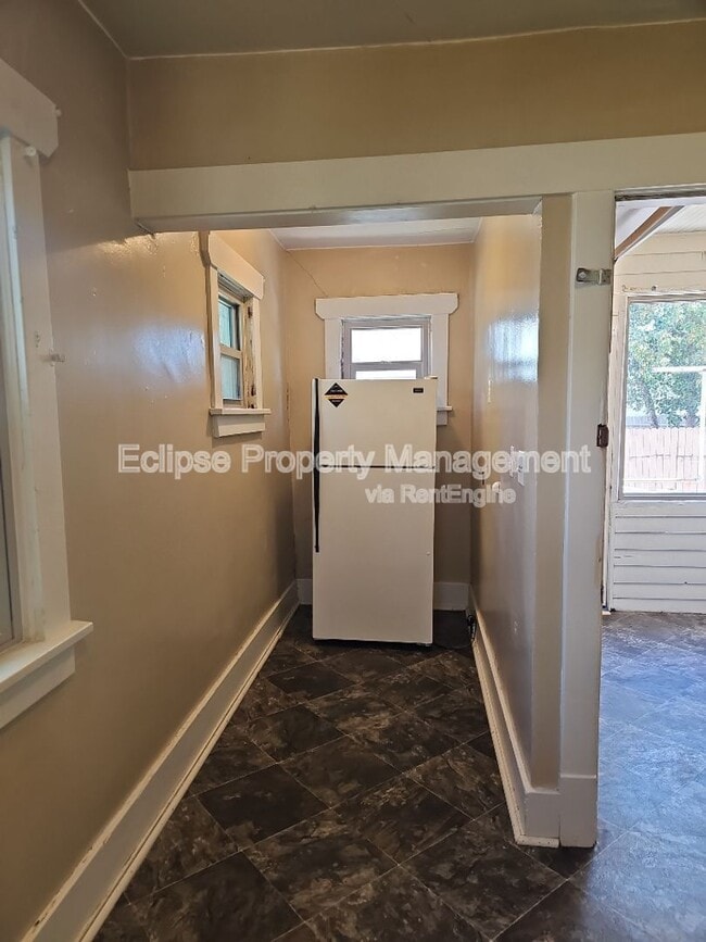 Photo - 204 Edison Ave