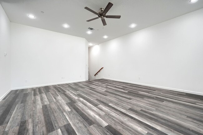 Photo - 4 Bed and 2.5 Bath Luxurious Townhome in Frisco!