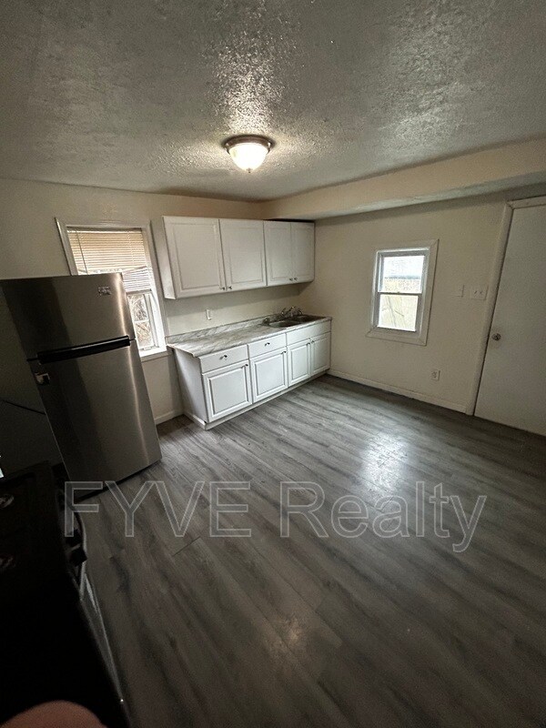 Photo - 76 Cortina Way