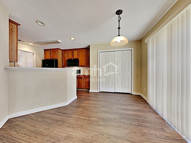 Photo - 356 Ridgestone Dr SW