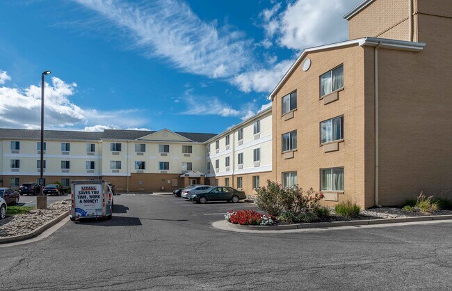 Furnished Studio-Cincinnati - Blue Ash - Kenwood Road